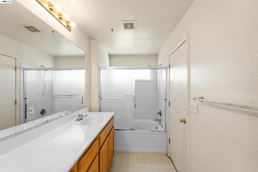 1153 Syracuse Ln Property Photo 15