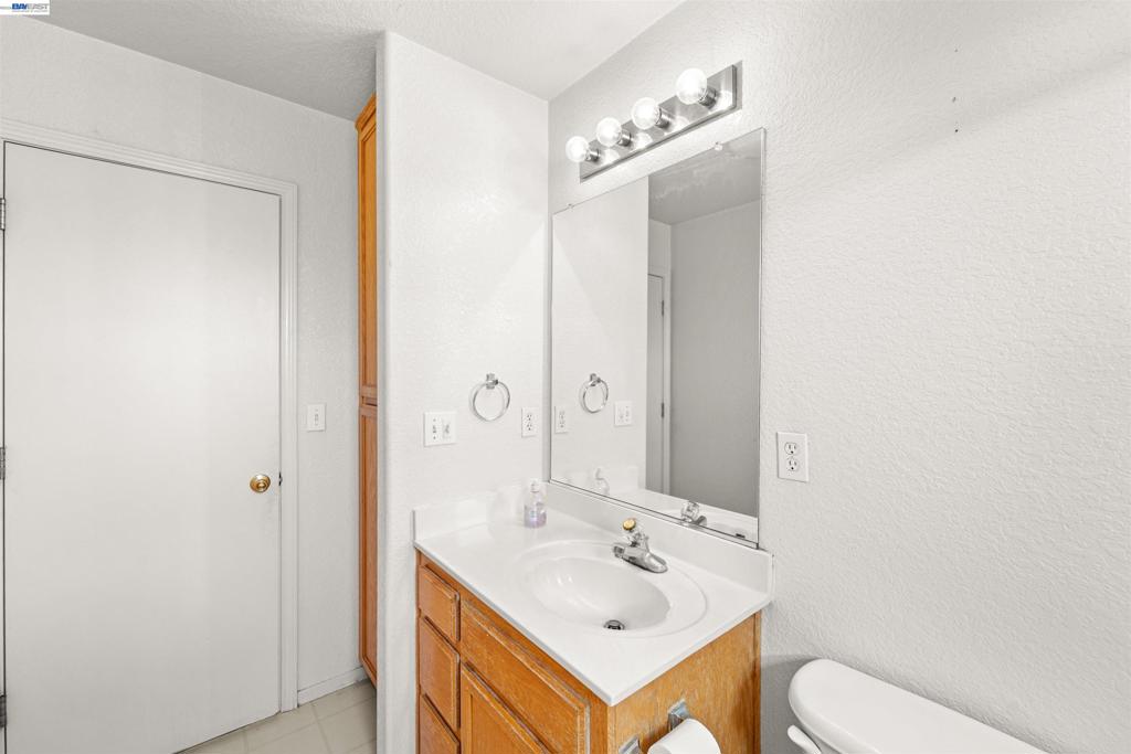 1153 Syracuse Ln Property Photo 18