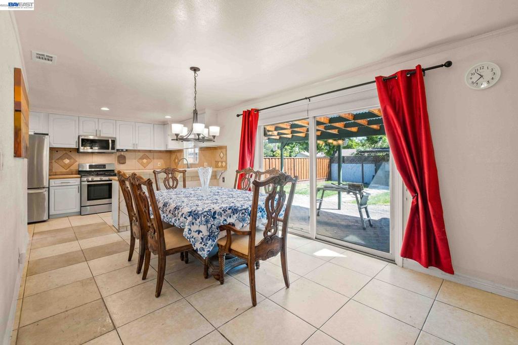 8591 Beverly Ln Property Photo 10