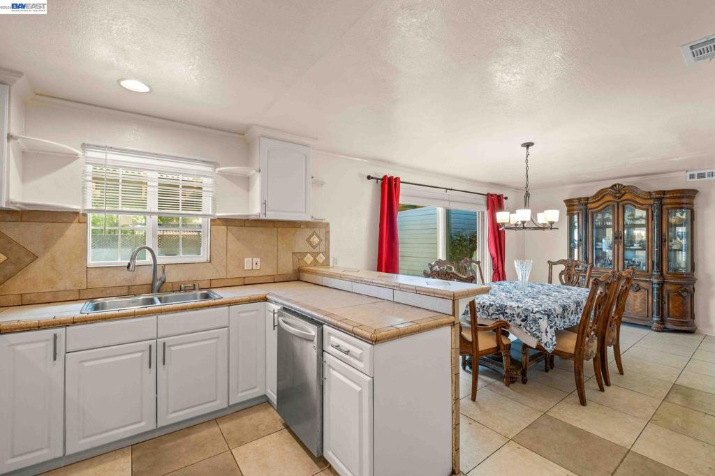 8591 Beverly Ln Property Photo 14