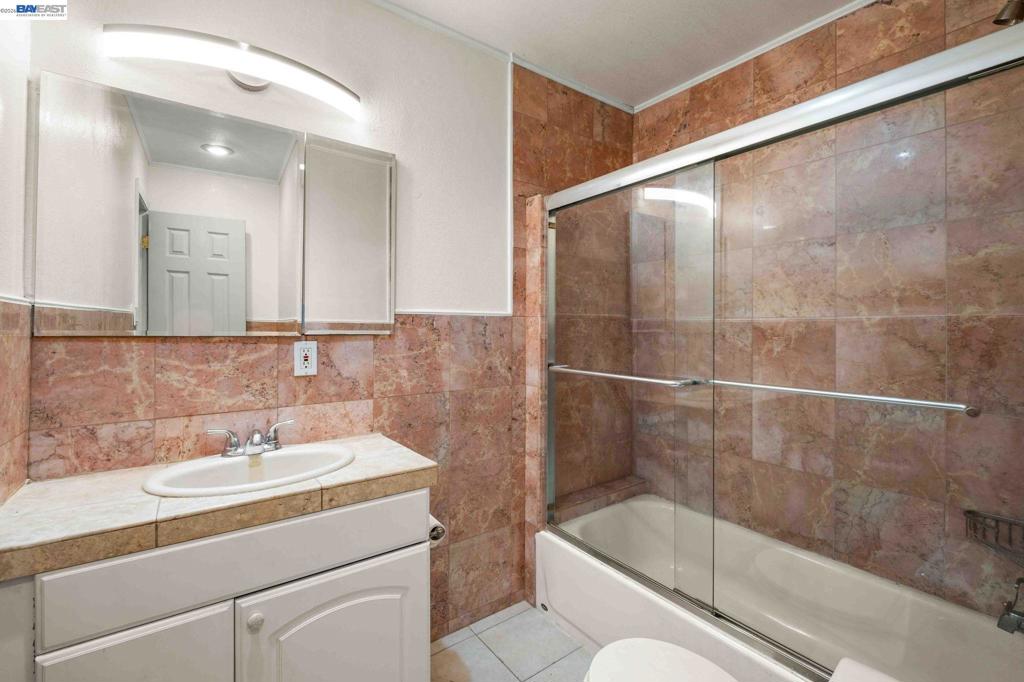 8591 Beverly Ln Property Photo 16