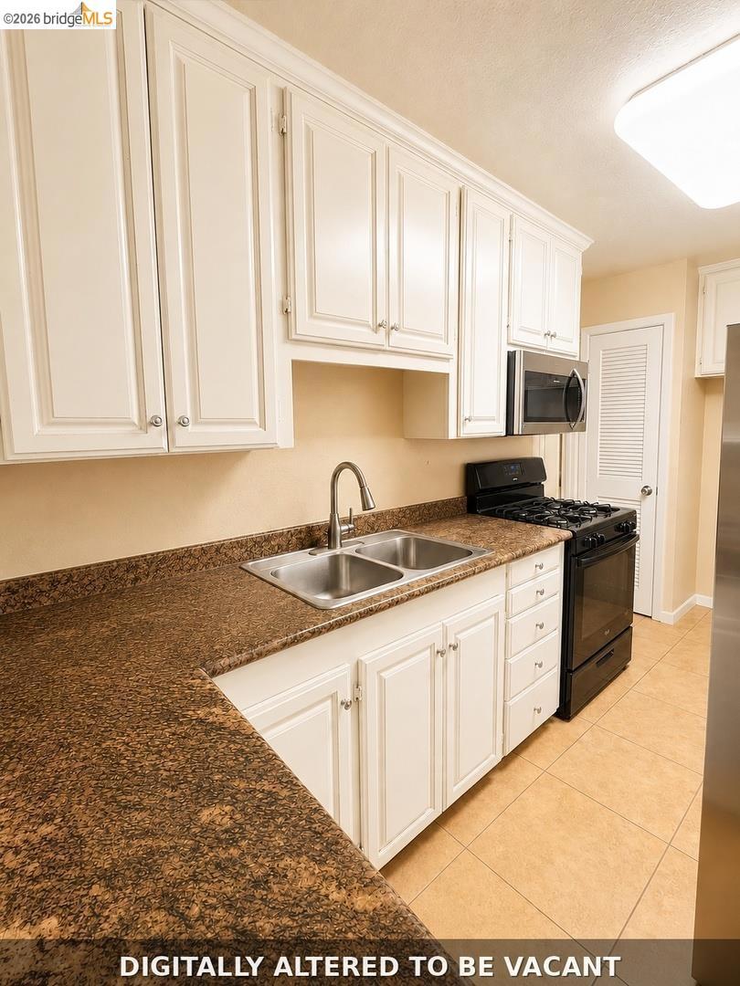2236 E Stadium Dr Property Photo 7