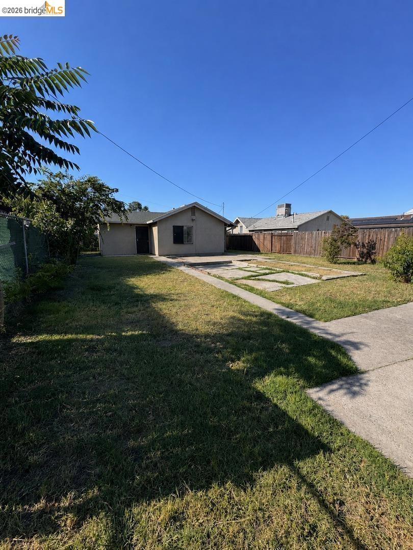 2236 E Stadium Dr Property Photo 18