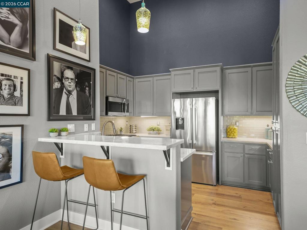 228 1st St Property Photo 12