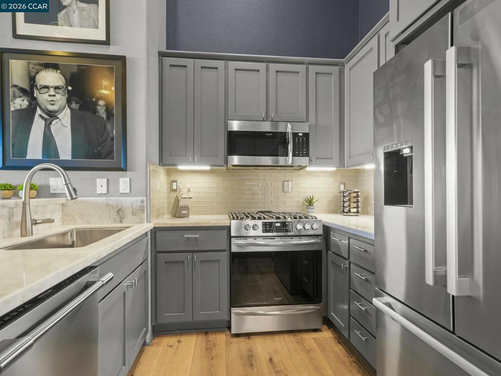 228 1st St Property Photo 13