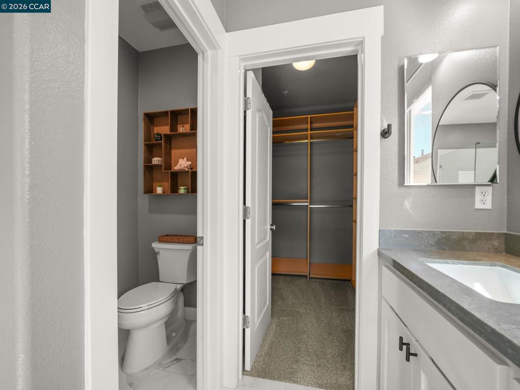 228 1st St Property Photo 23