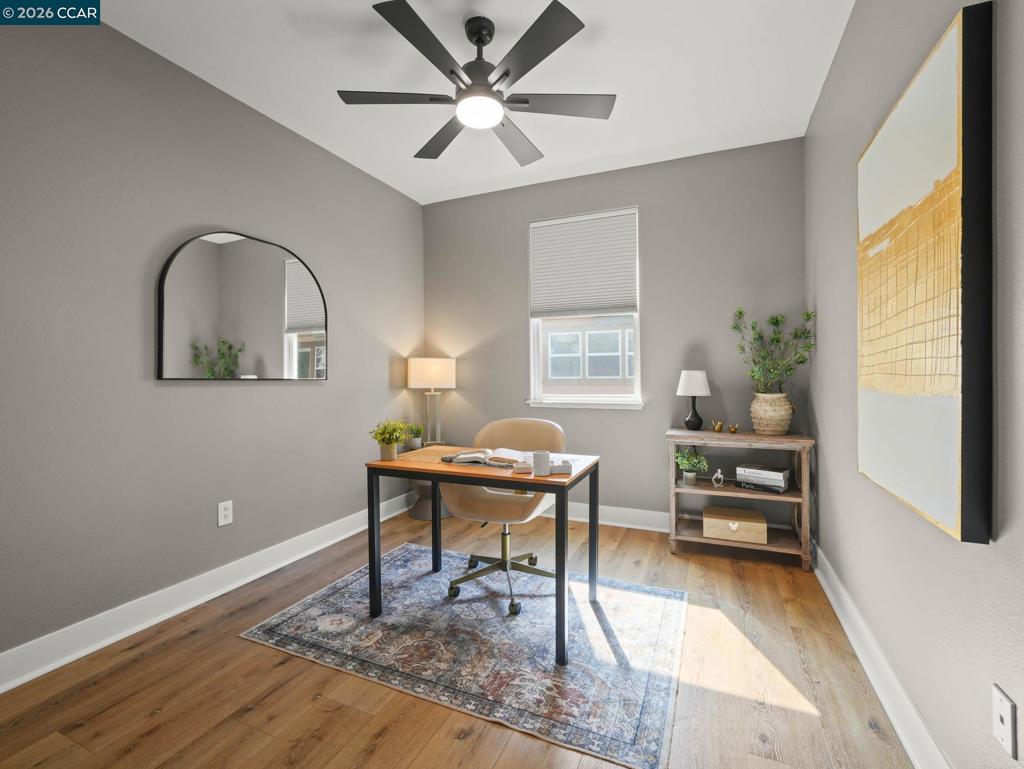 228 1st St Property Photo 31