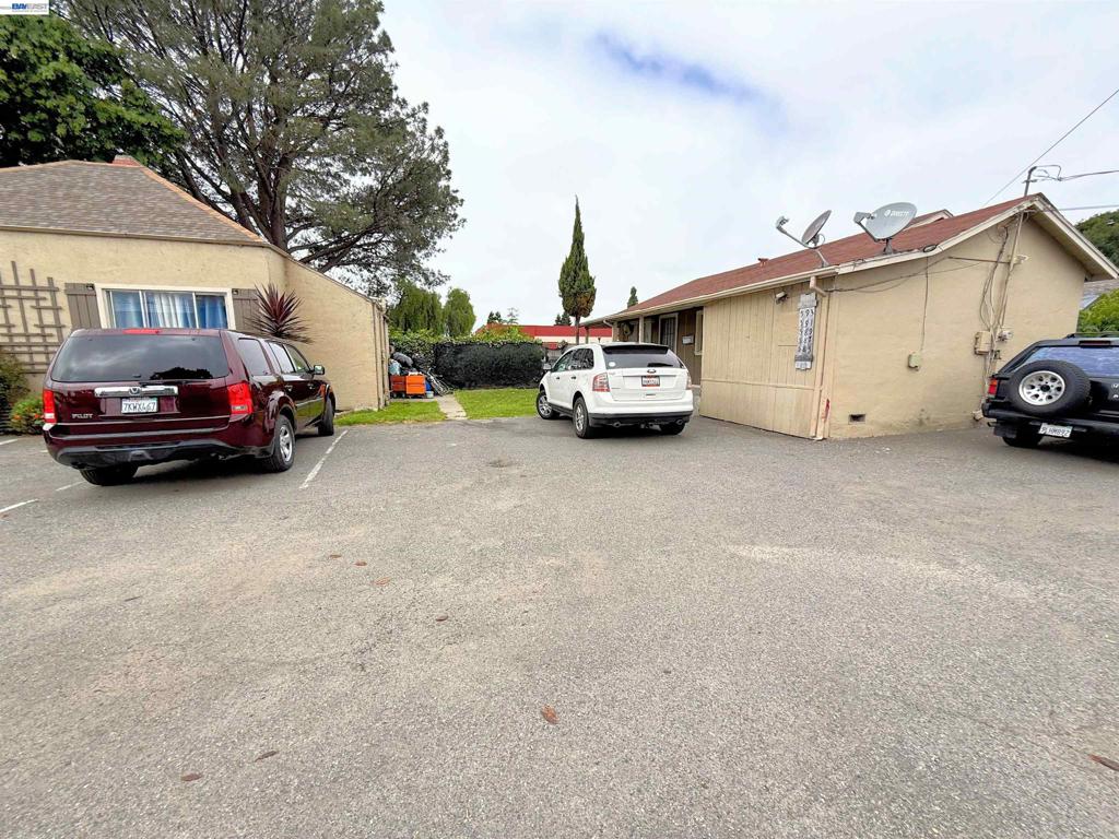 591 W Sunset Blvd Property Photo 3