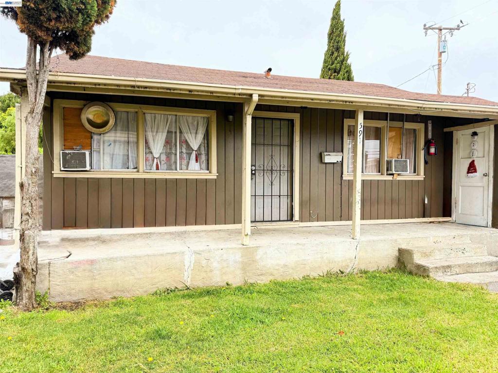 591 W Sunset Blvd Property Photo 6