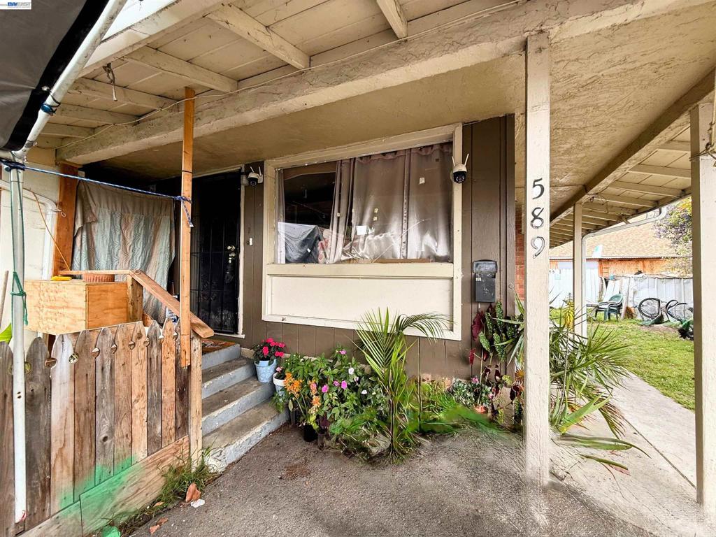 591 W Sunset Blvd Property Photo 8