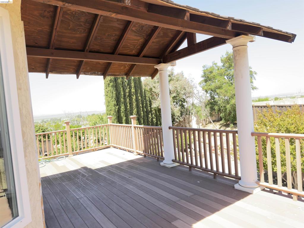 10 Live Oak Property Photo 1
