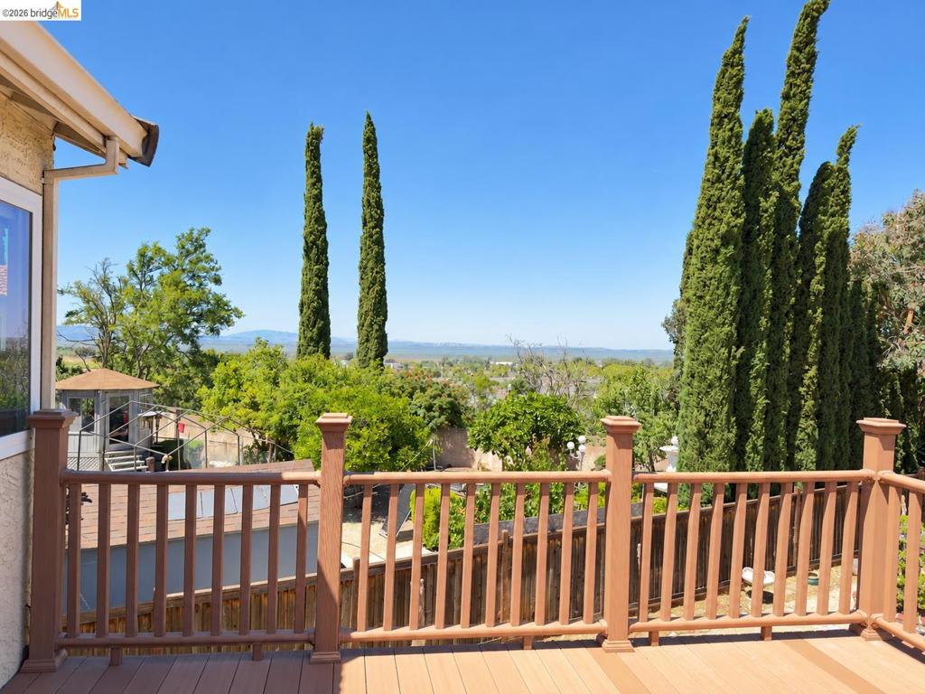 10 Live Oak Property Photo 4