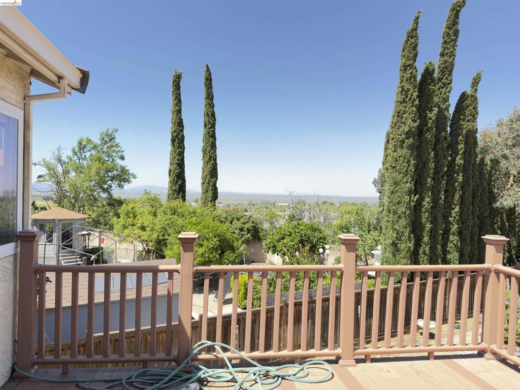 10 Live Oak Property Photo 5