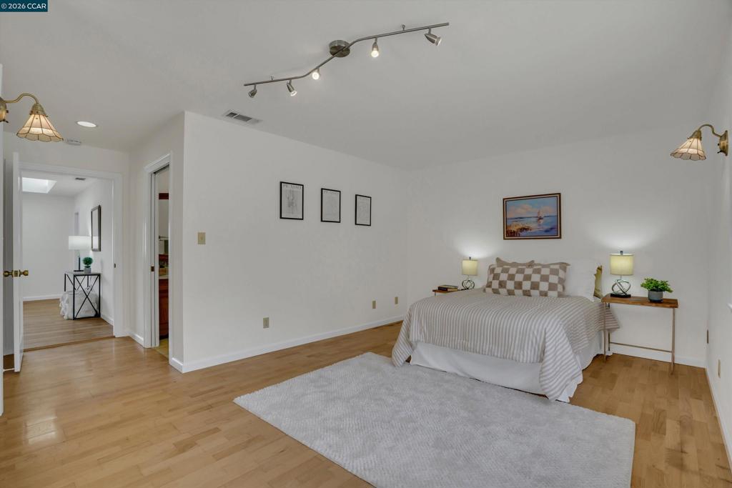 144 Roslyn Dr Property Photo 20