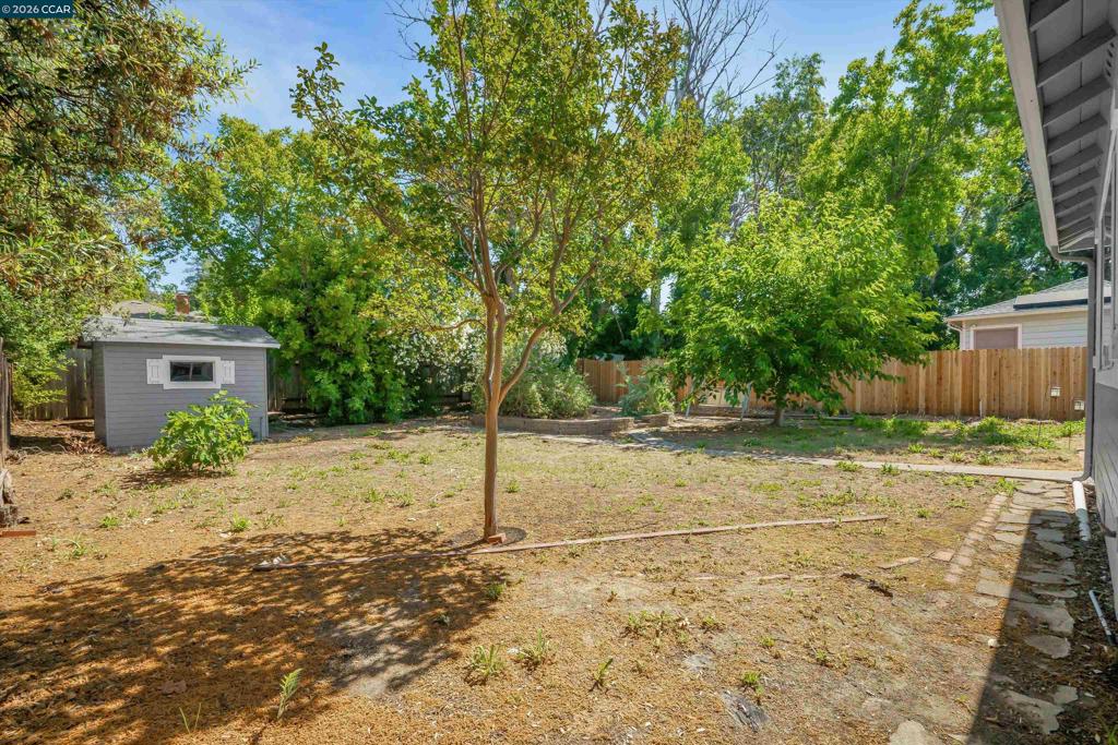 144 Roslyn Dr Property Photo 26