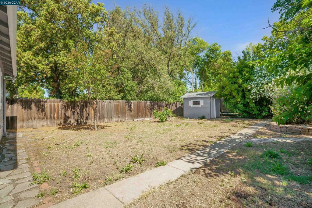 144 Roslyn Dr Property Photo 27