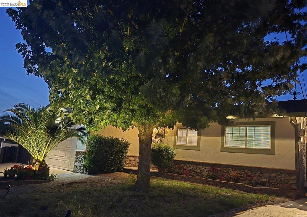 2332 Saint George Dr Property Photo 3