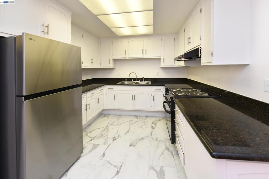 2201 Pine Knoll Dr 3 Property Photo 5