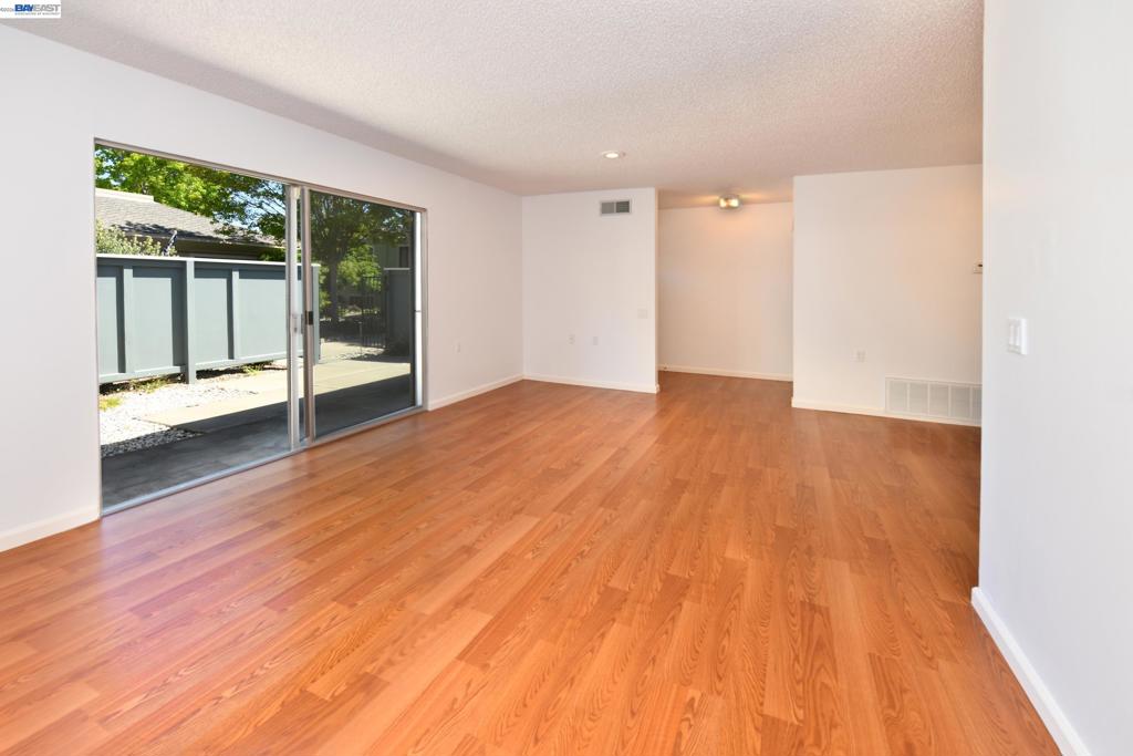 2201 Pine Knoll Dr 3 Property Photo 7