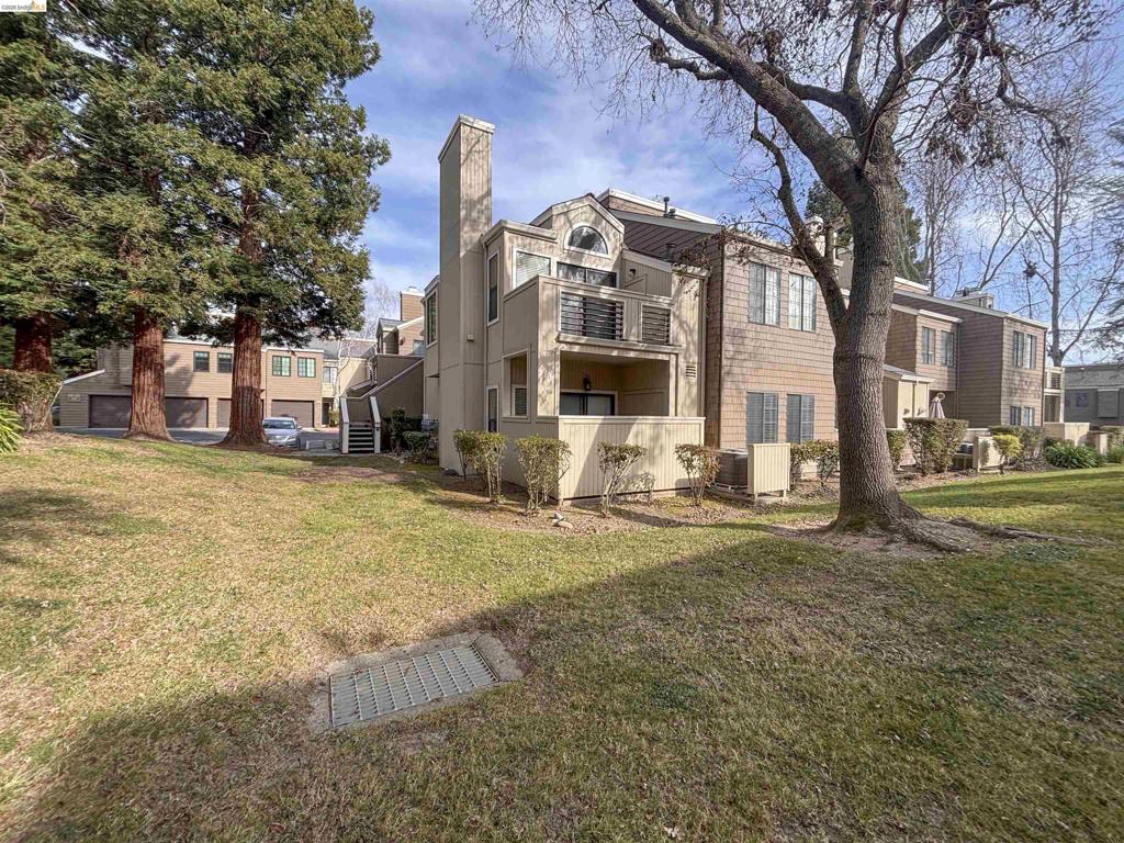 450 Pine Ridge Dr. Property Photo 3
