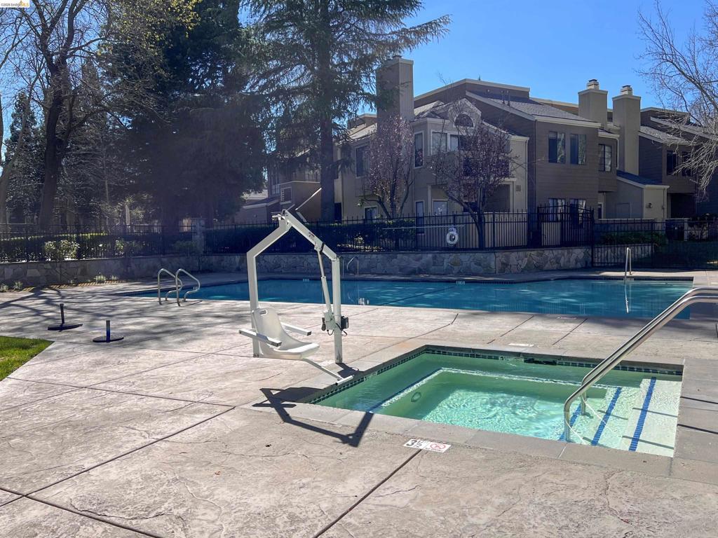 450 Pine Ridge Dr. Property Photo 16