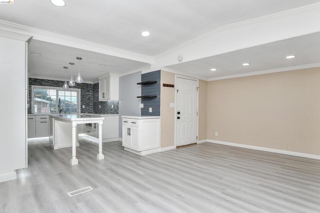 621 Bounty Property Photo 9