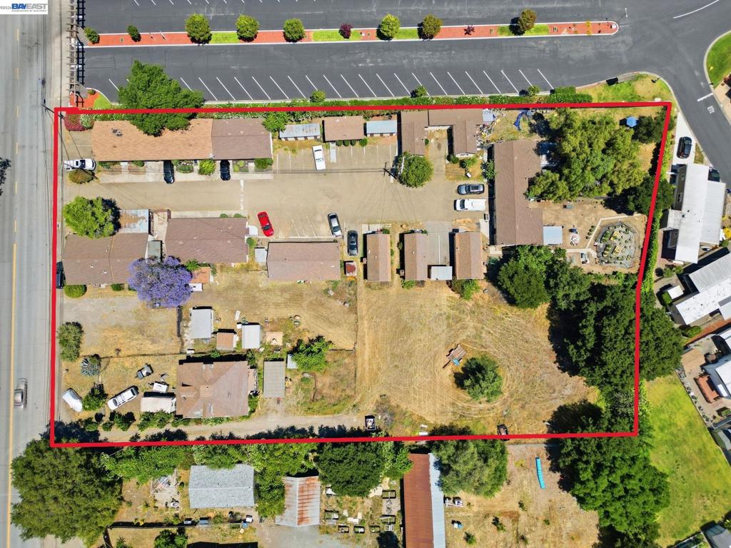 585 Old Canyon Rd Property Photo 1