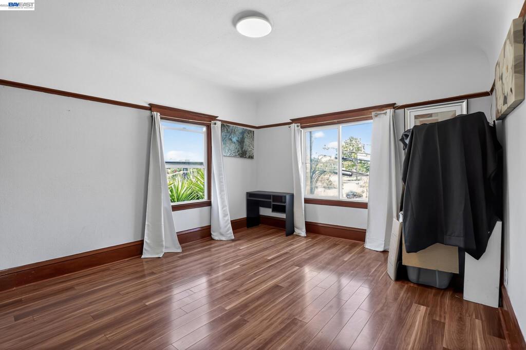 1810 Adeline St Property Photo 3
