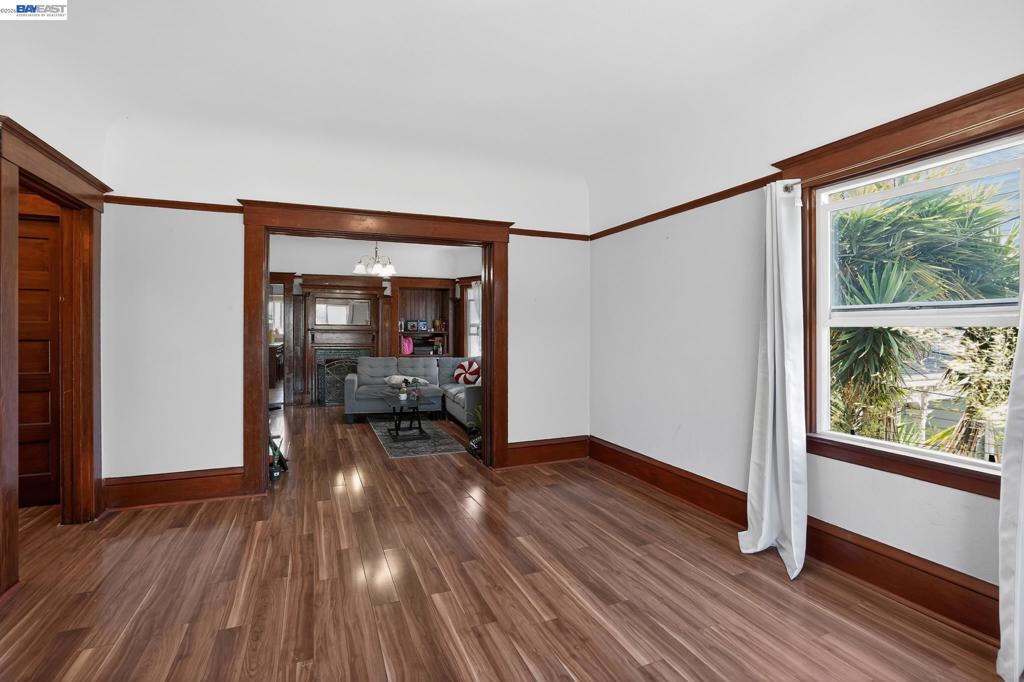 1810 Adeline St Property Photo 4