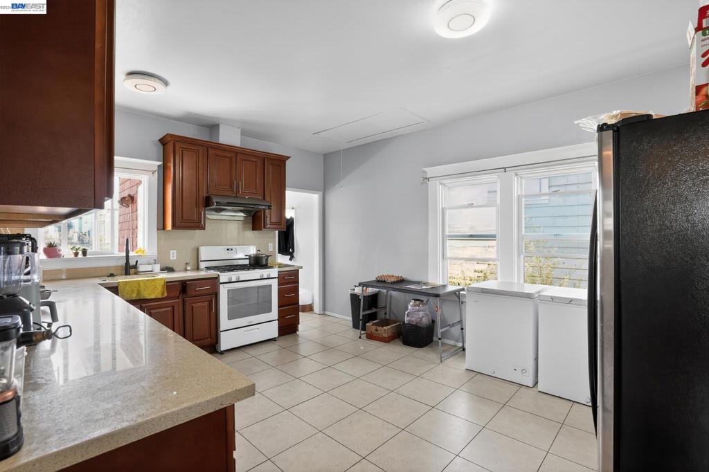 1810 Adeline St Property Photo 10