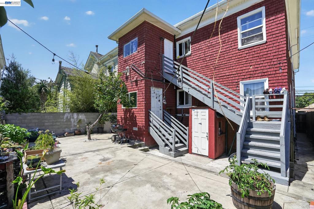 1810 Adeline St Property Photo 25