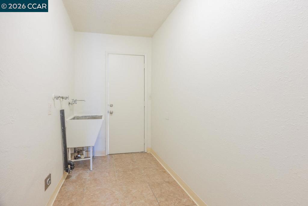 6118 Rutland Dr Property Photo 15