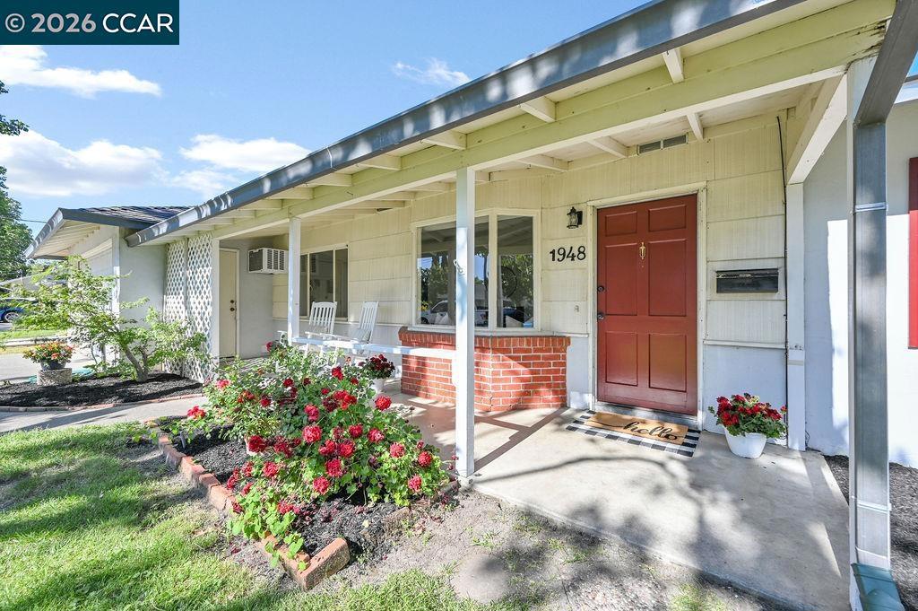 1948 Rose Lane Property Photo 4