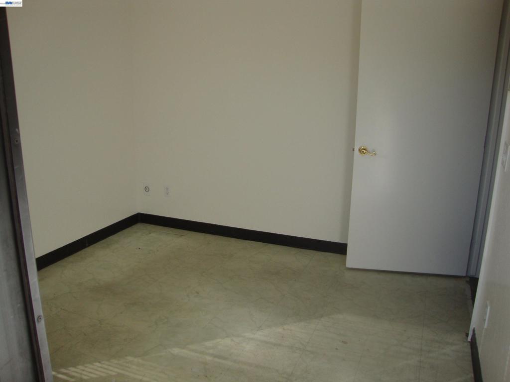 2519 W. Winton Ave #2d Property Photo 3