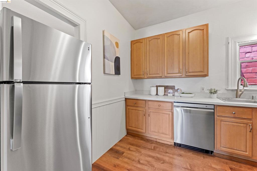 667 10th St Property Photo 4