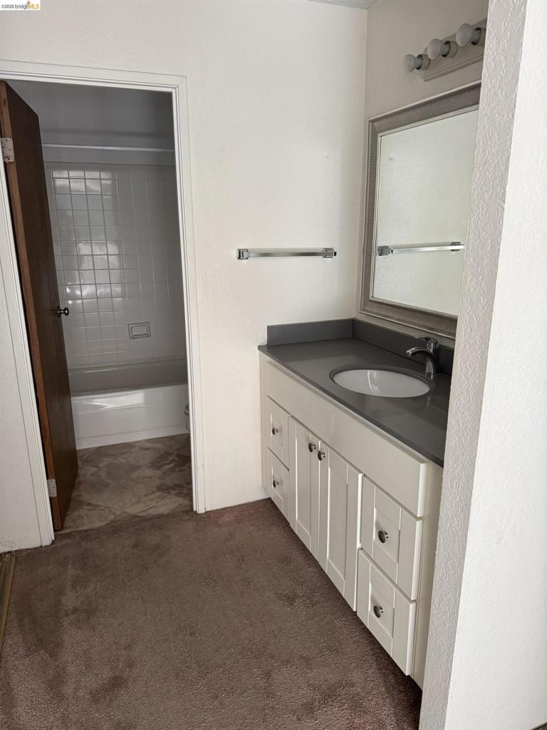 555 Pierce St 536 Property Photo 6