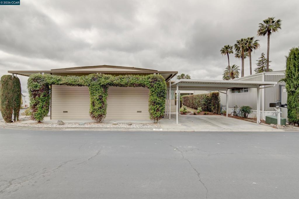 2287 Dalis Dr Property Photo 1