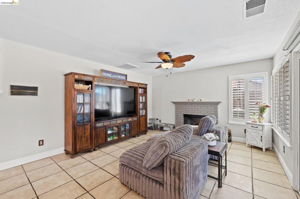 2055 Truman Ln Property Photo 16