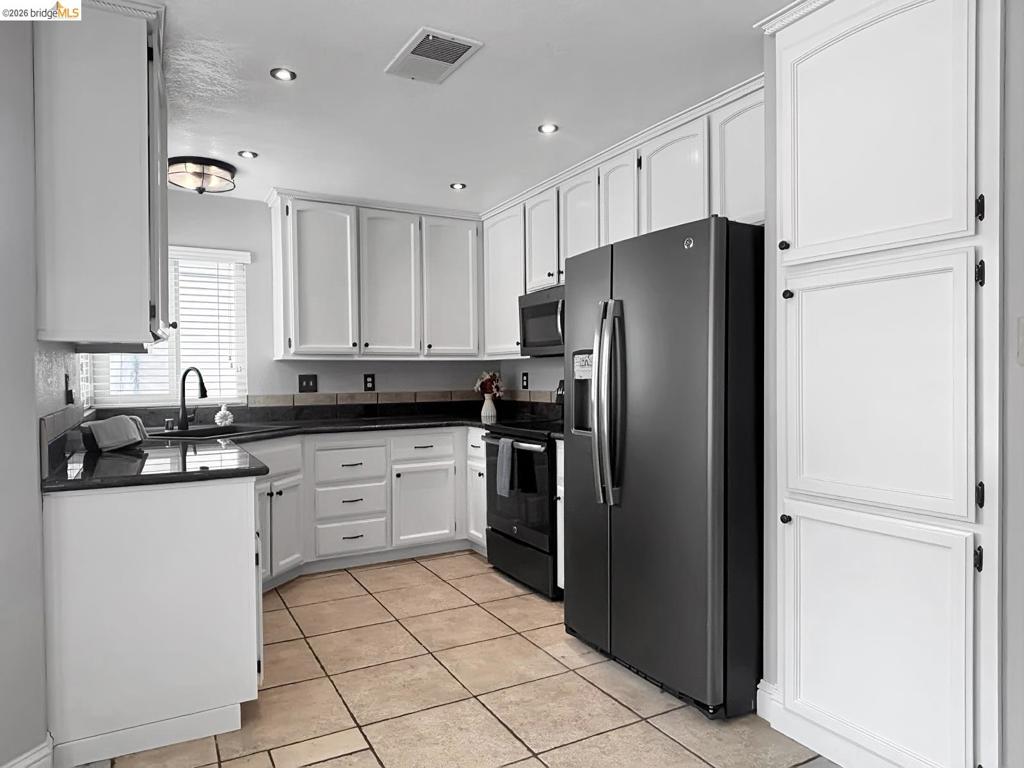 2055 Truman Ln Property Photo 18