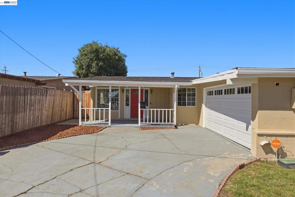27409 Capri Ave Property Photo 2