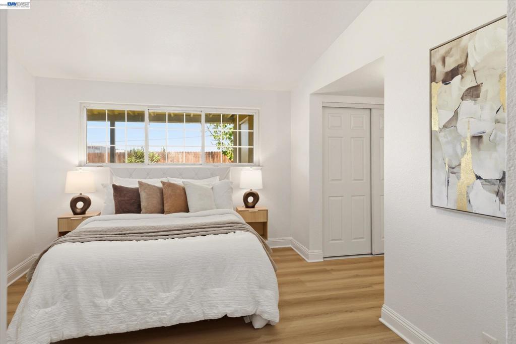27409 Capri Ave Property Photo 15