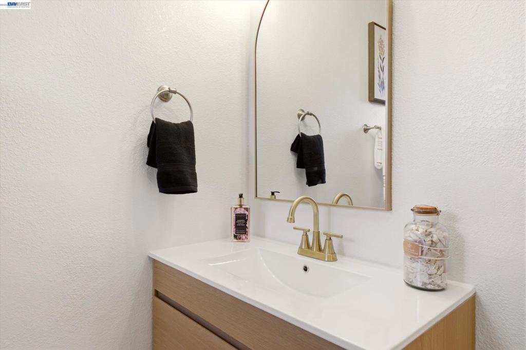 27409 Capri Ave Property Photo 20