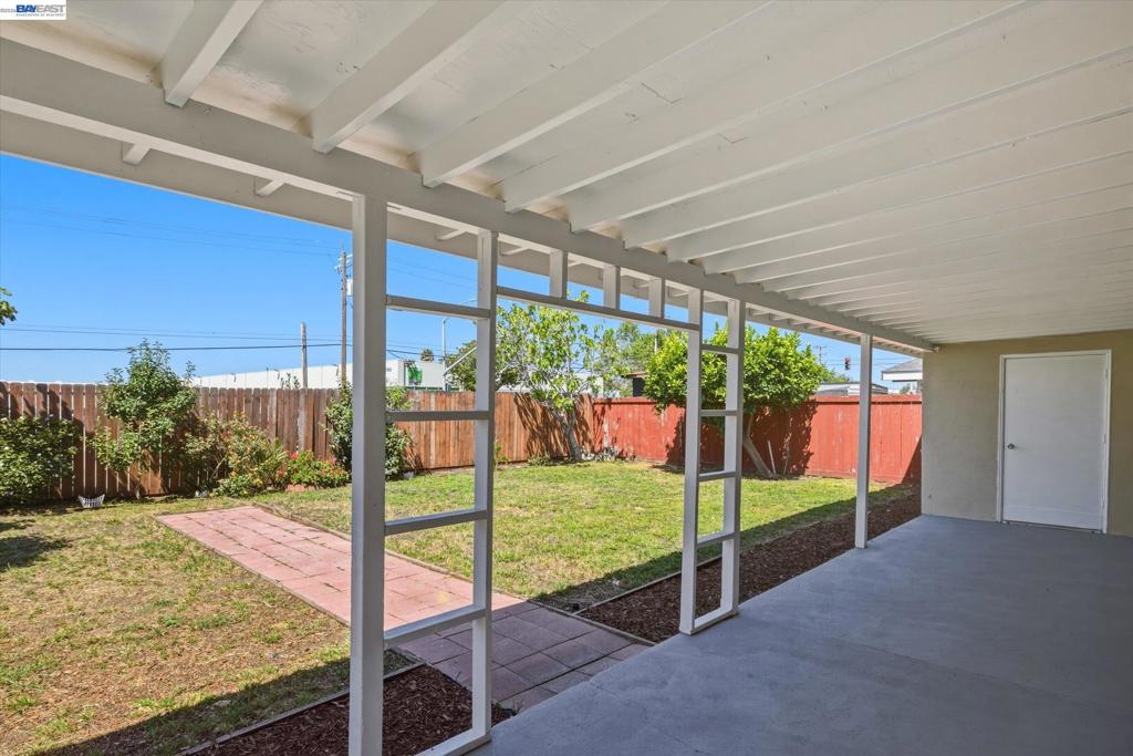 27409 Capri Ave Property Photo 25