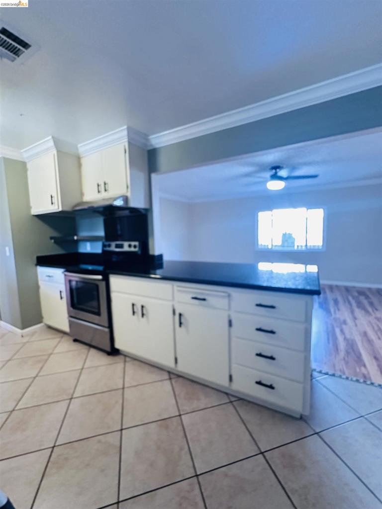 1044 Agate Ave Property Photo 4