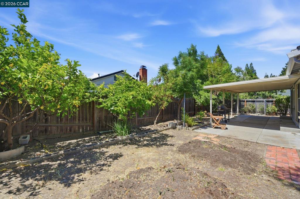 1100 Shaddick Dr Property Photo 14