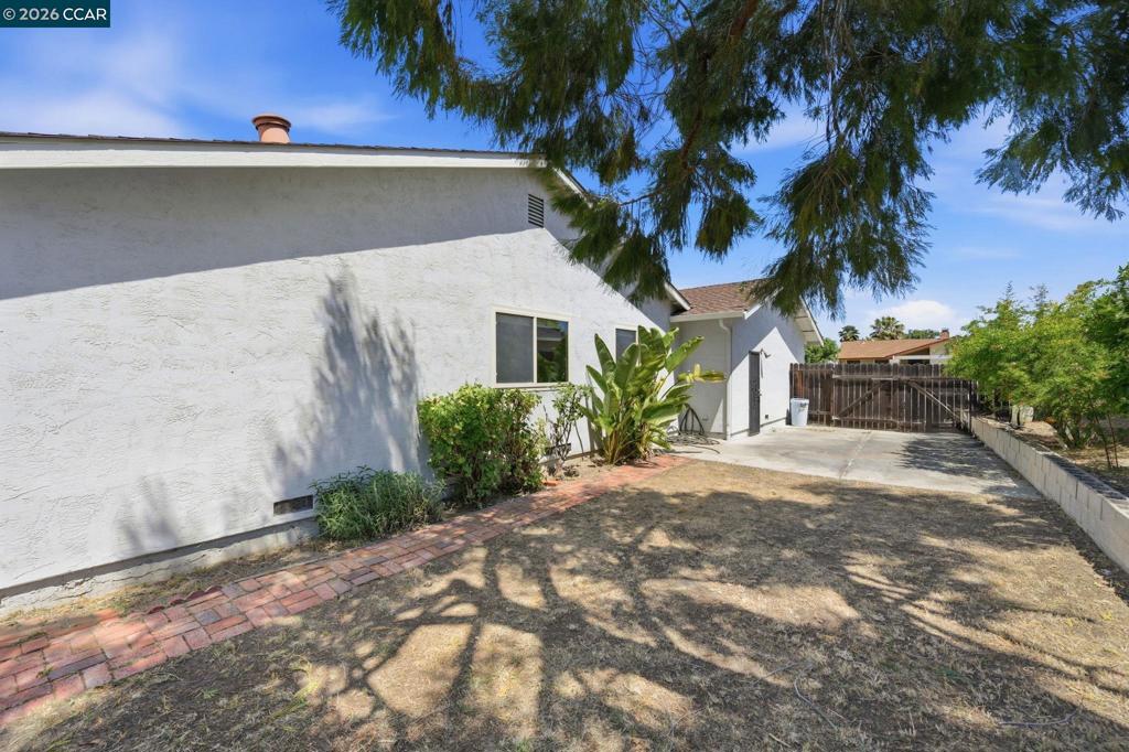 1100 Shaddick Dr Property Photo 15