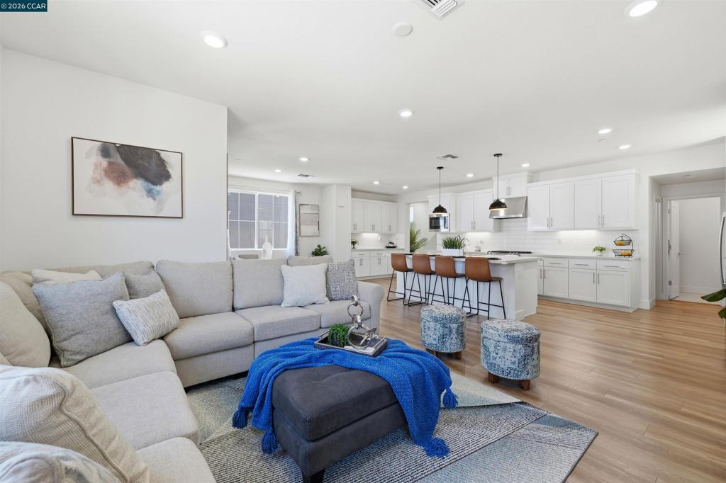 37352 Watersail Way
