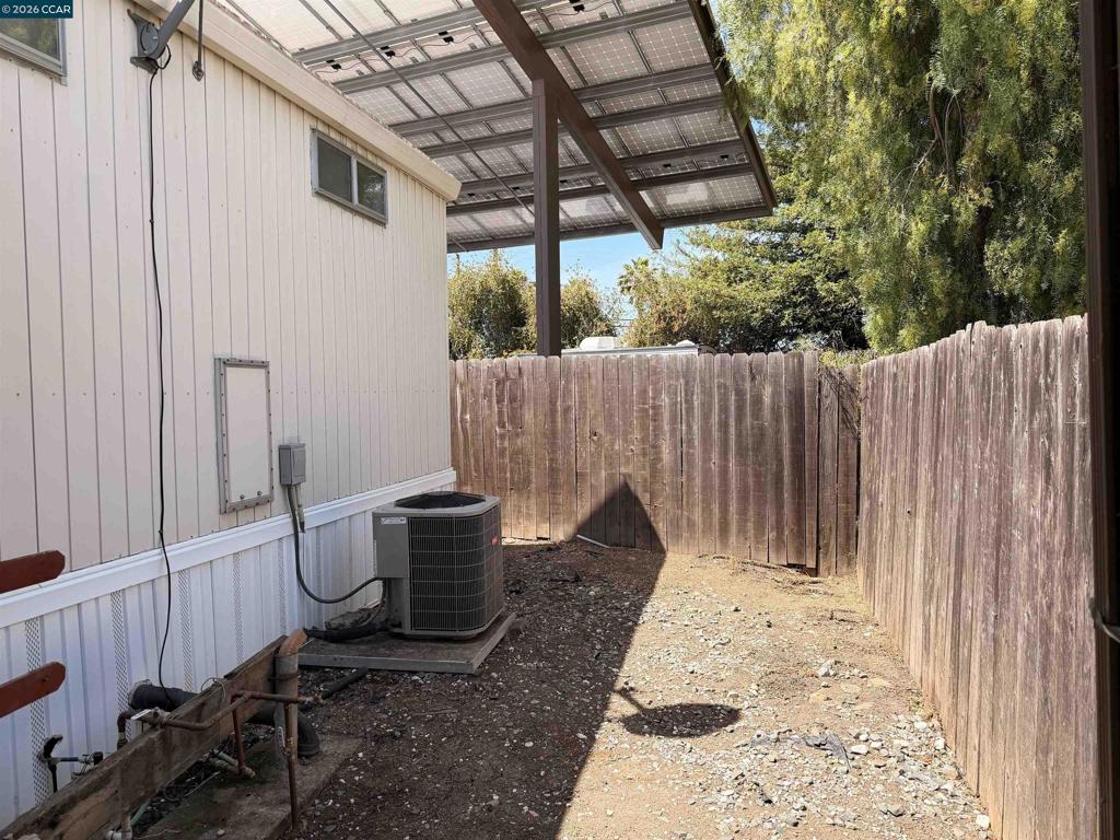 73 Donald Ln Property Photo 5