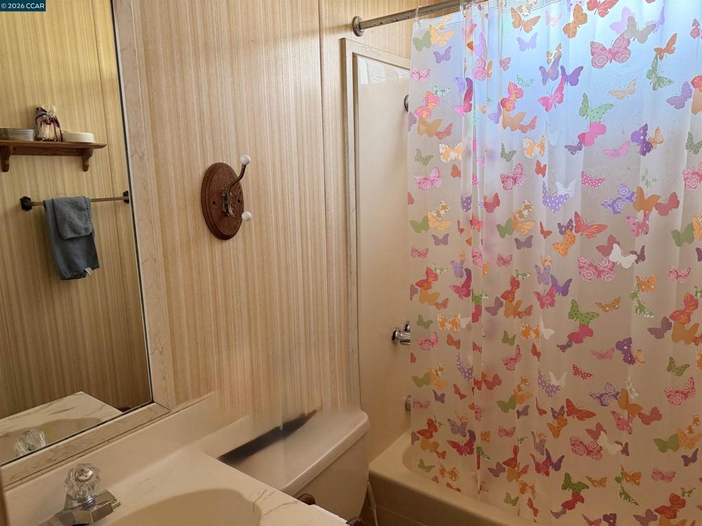 73 Donald Ln Property Photo 18