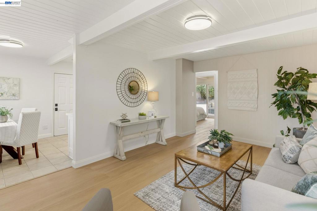 277 Shore Rd. Property Photo 8